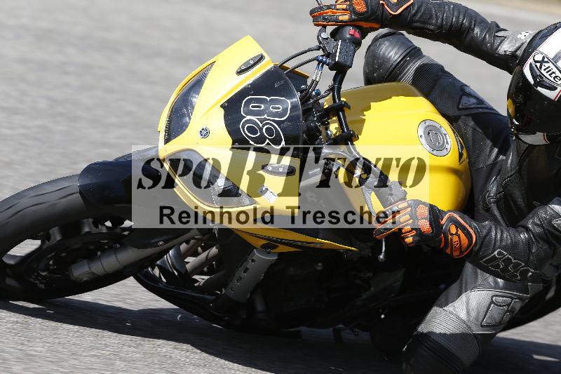 /10 20.04.2026  Pluess Moto Sport ADR/Freies Fahren/88